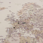 toile carte du monde Carte du monde a epingles Sable du désert Détaillé tripmap.fr